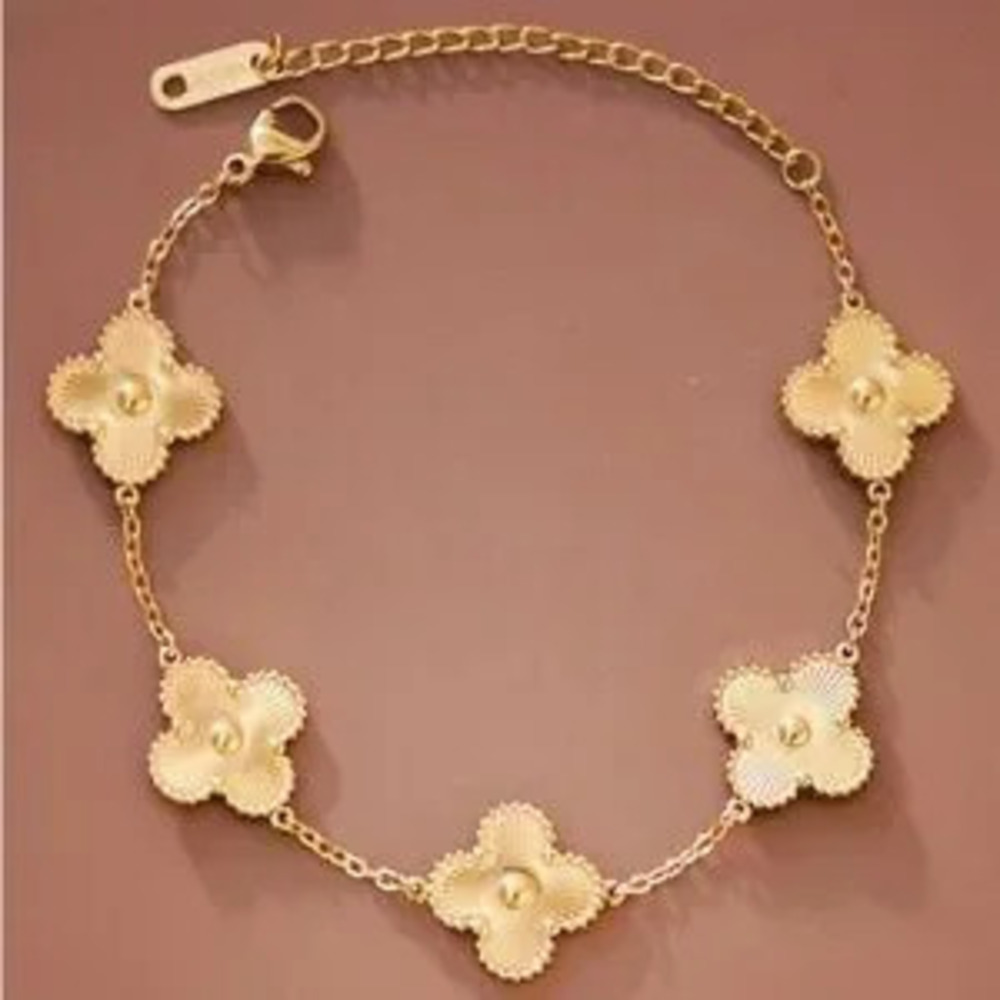 18K Gold Clover Bracelet (7700)